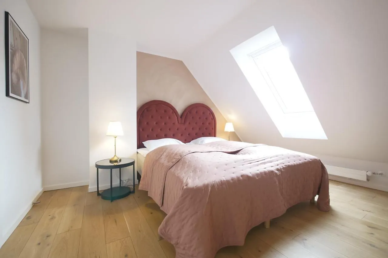 Carolinas Apartment - Rap 5 Copenhagen 0*,